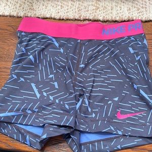 Nike pro shorts size small